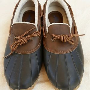 JBU brown duck shoes. In very good condition